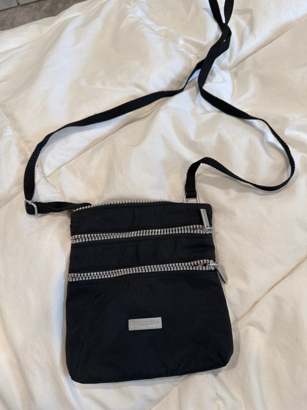 Baggallini Black Crossbody Bag with Silver Zippers